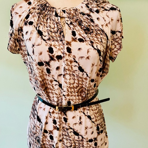 Stylish Women's Animal Print Belted Top Size Medium - Picture 2 of 8